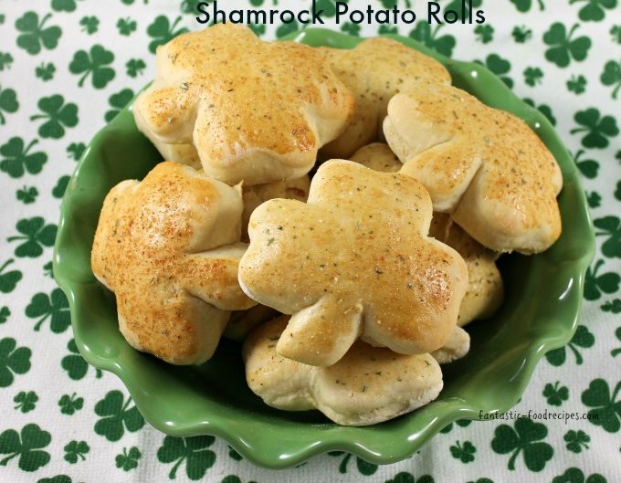 Shamrock Potato Rolls