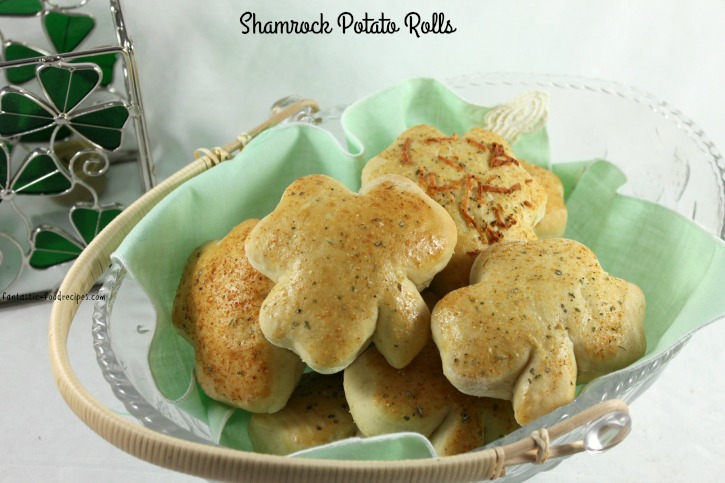 Shamrock Potato Rolls